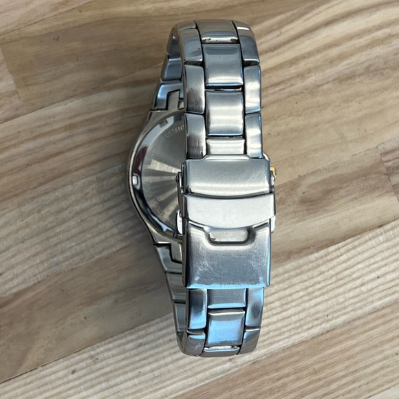 Caravelle by Bulova Men’s Watch White Dial Two Tone Bracelet Date Window - Picture 9 of 11